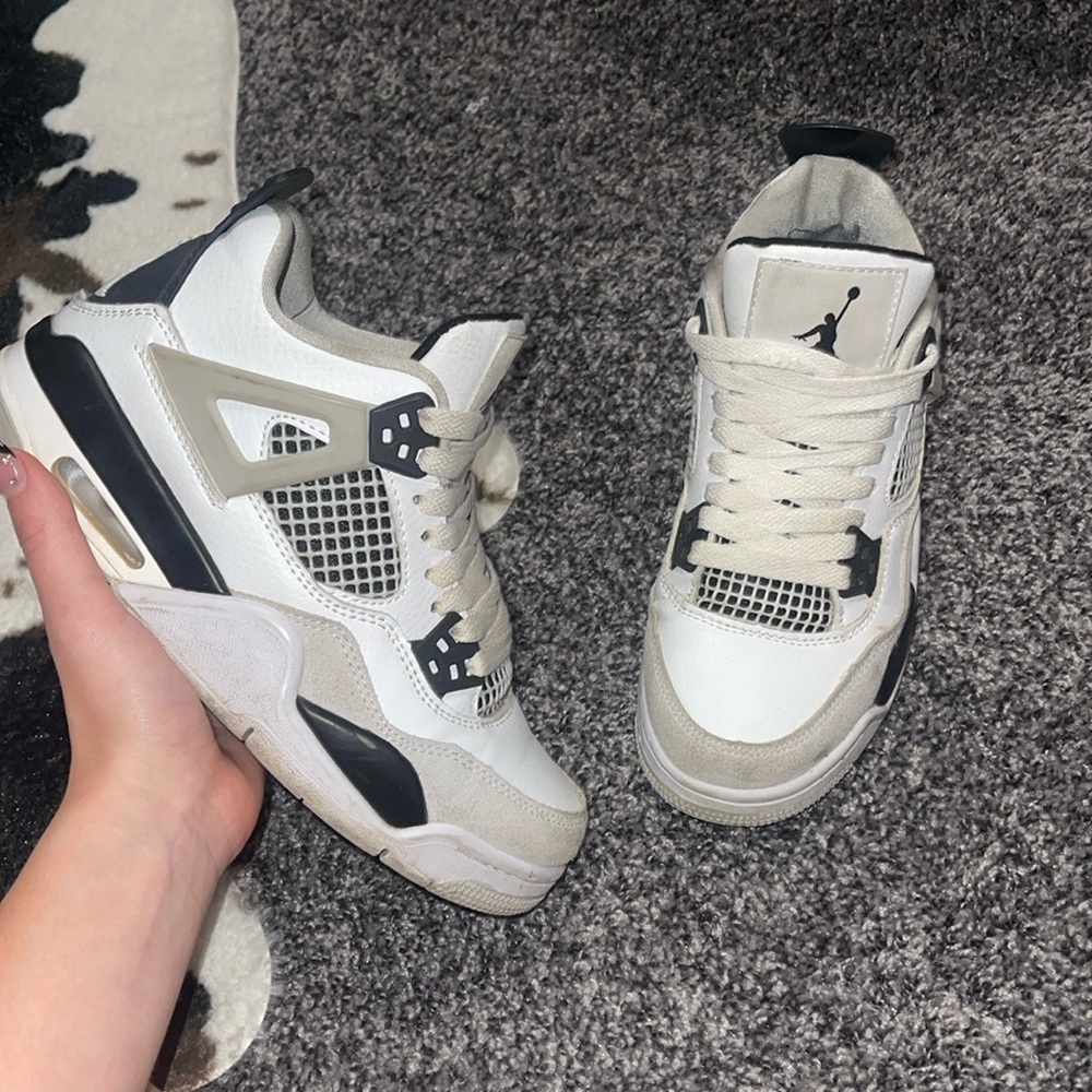 Retro Jordans Woman’s size 5